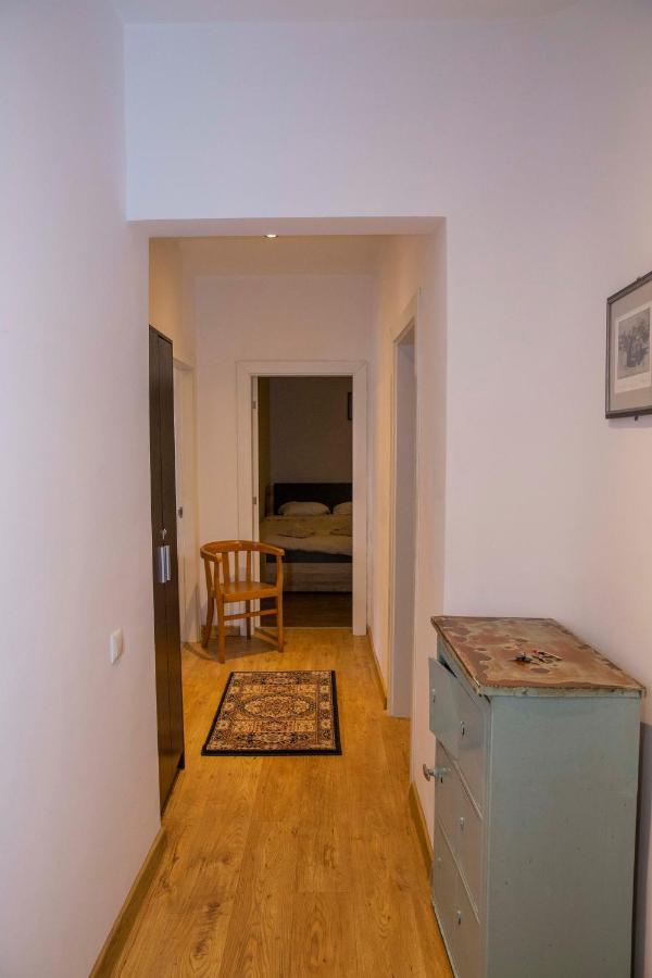 Central Sofia 3-Bedroom Apartment - Urban Art Gallery - Free Parking! Exterior photo